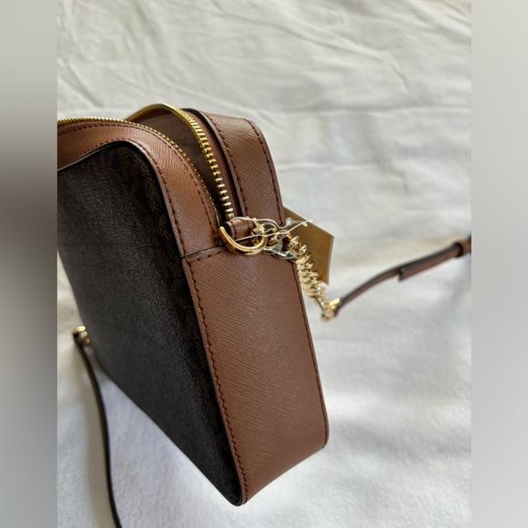 Michael Michael Kors Jet Set Purse - Picture 4 of 7